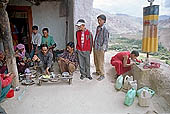 Ladakh - Shergol monastery, preparring tsampa